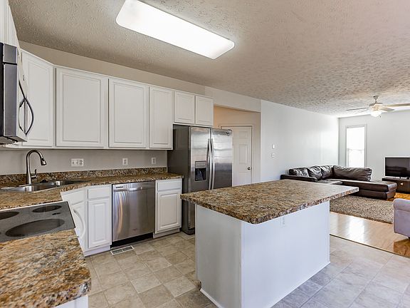 5th image of 22110 Goldenrod Dr
