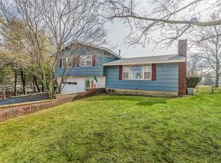 4930 Skyline Dr, Syracuse, NY 13215