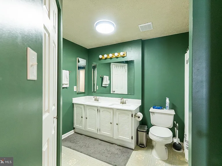800 Stratford Way #E — Photo 16