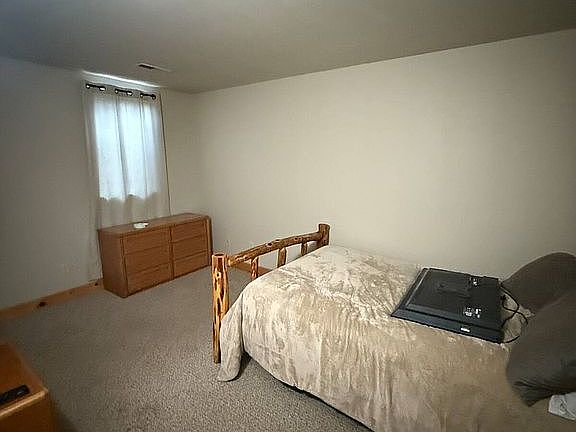 5th image of 631 Sherman St