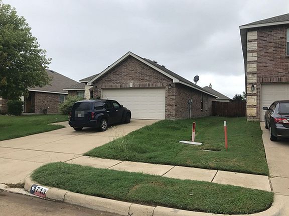3rd image of 713 Crystal Dr