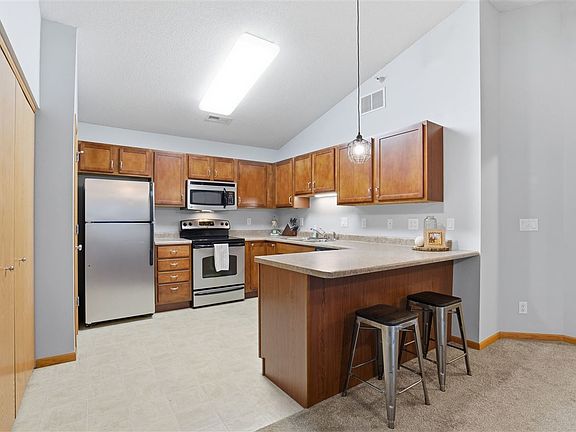 5th image of 900 Rachael St APT 302