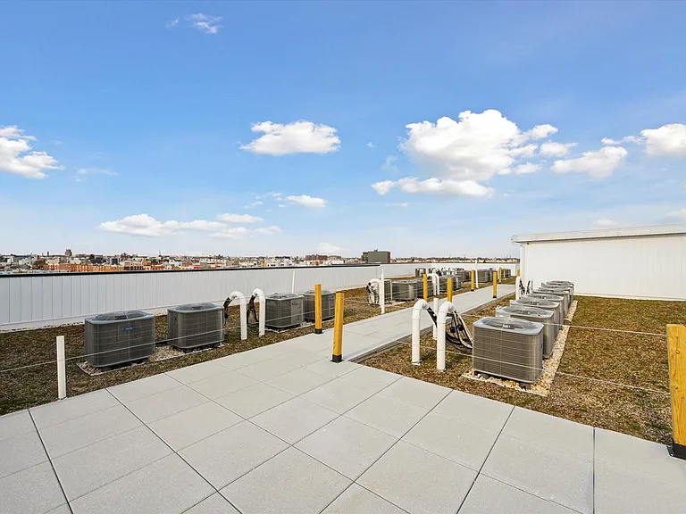 1221 E Fletcher St #406 — Photo 5