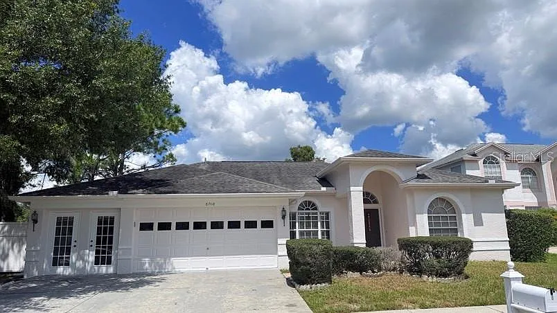 4 bed, 3.0 bath, 2356 sqft, $3,200 — Photo 2