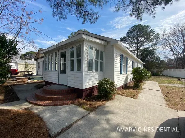 3625 S Walnut St, Farmville, NC 27828