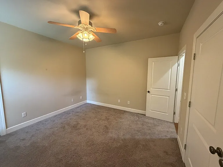 634 Cooper Sq — Photo 11