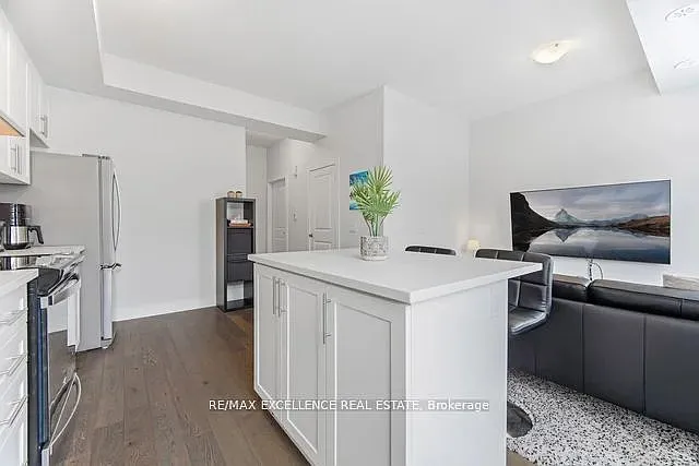 9560 Islington Ave S #214 — Photo 11