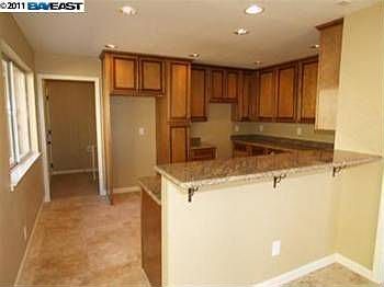 3rd image of 8616 Thermal St