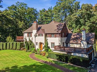 84 Luquer Rd, Manhasset, NY 11030