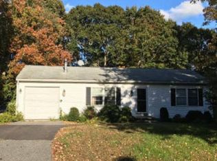 2 Hosking Ln, South Yarmouth, MA 02664