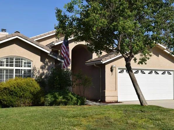 571 Bluejay Ave, Lemoore, CA 93245