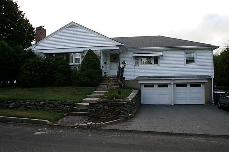 1st image of 72 Burnett St