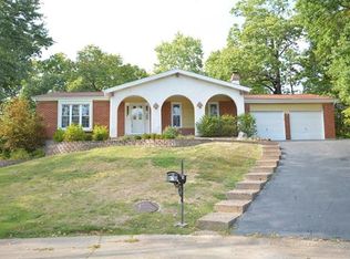 10 Leaside Ct, Ballwin, MO