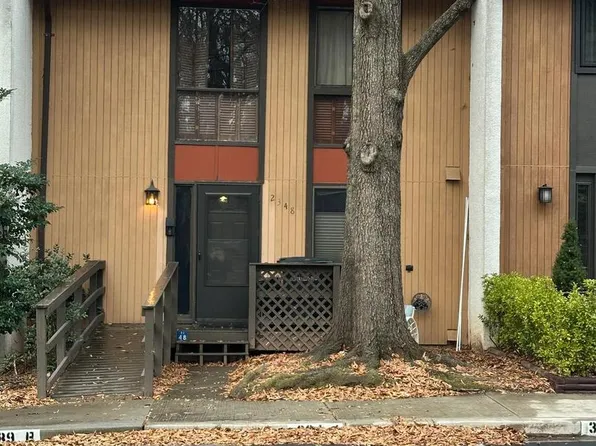 2348 Antiqua Ct, Reston, VA 20191