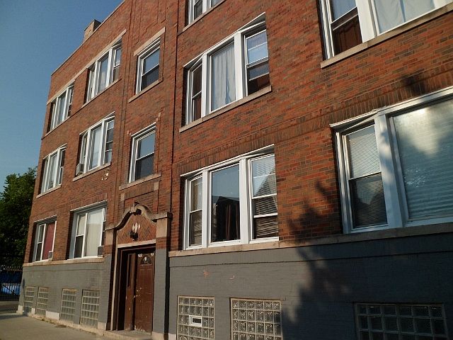 1st image of 2101 N Hamlin Ave #1