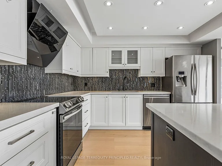 55 Harbour Sq #3413 — Photo 13