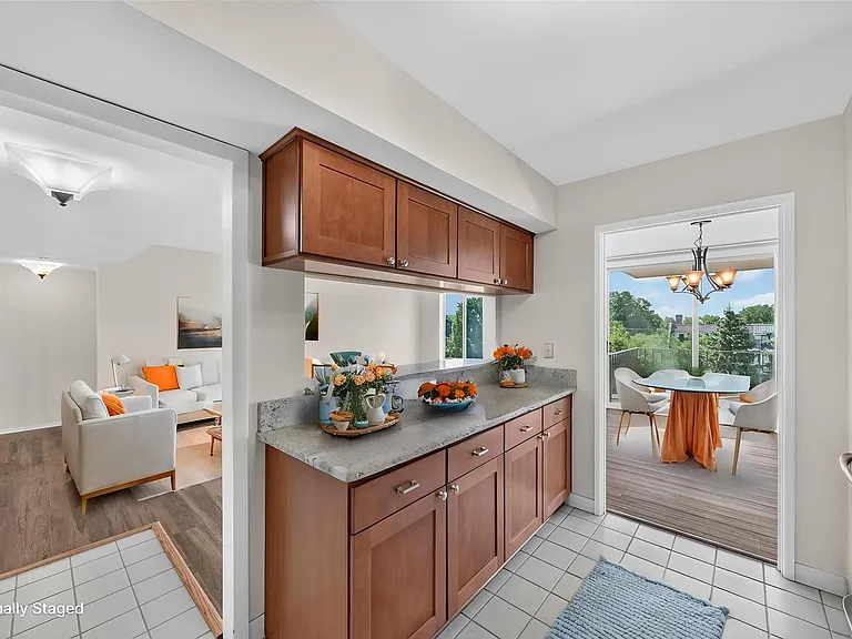 600 W Brown St #309 — Photo 14