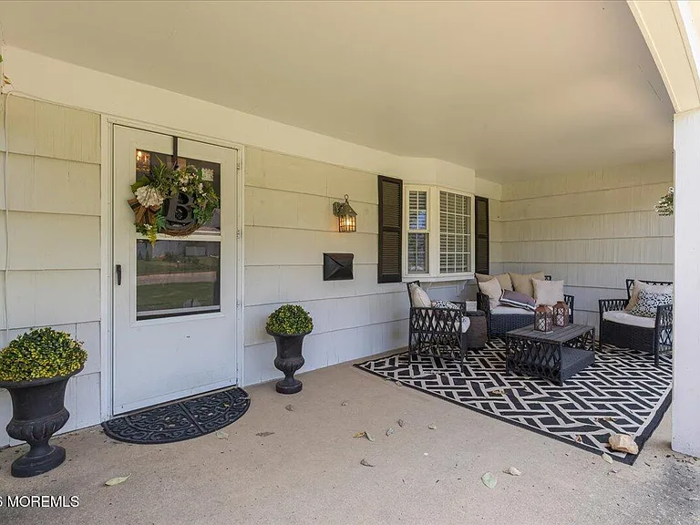 171 Fordham Dr — Photo 2