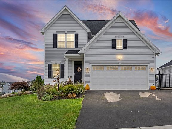 3rd image of 275 Longleaf Ln