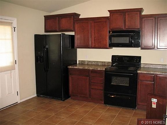 5th image of 1225 SE 22nd St
