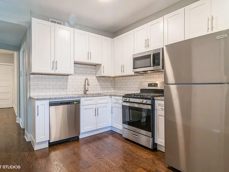 1739 N Damen Ave #1E — Photo 1