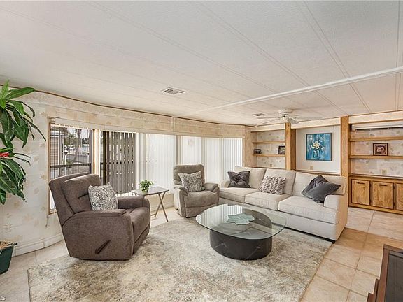 2nd image of 21 San Lu Rue AVE #21