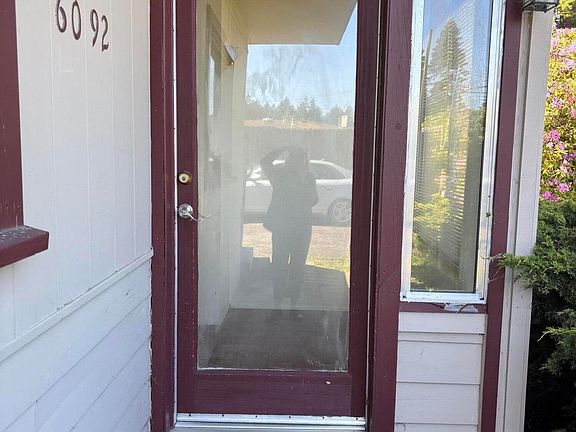 4th image of 6092-6094 Avalon Dr