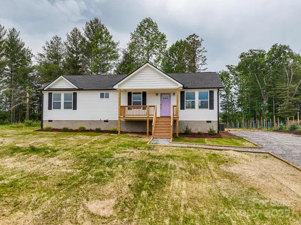 358 Point Hope Ln, Hendersonville, NC 28792