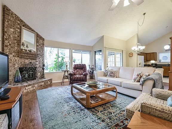 4th image of 3014 S Peach Hollow Cir