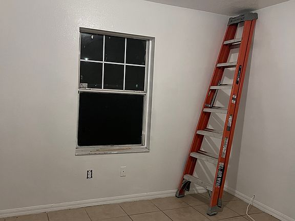 3rd image of 7070 Hemlock Crse