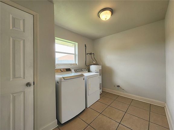 4th image of 3713 Lena Dr
