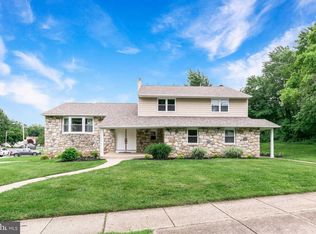 227 Swedes Run Dr, Delran, NJ 08075