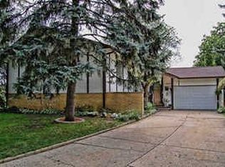 1805 E Almond Ct, Mount Prospect, IL 60056