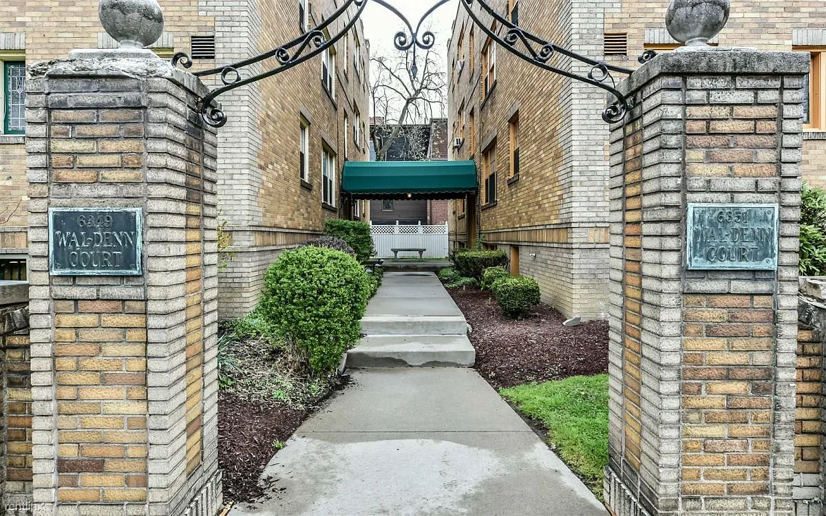 Building Photo - 6351 Walnut St #10