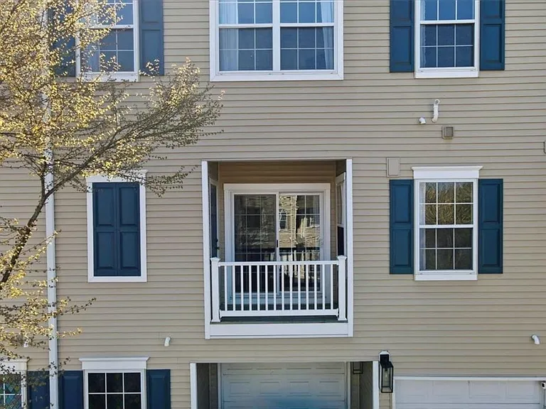 946 Nittany Ct #C221 — Photo 3