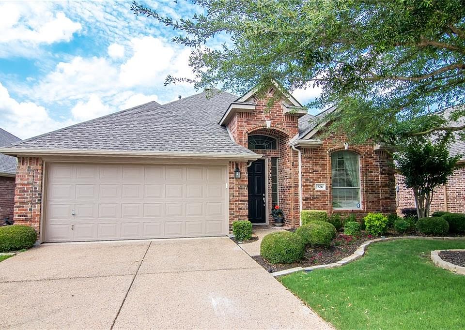 1st image of 726 Pelican Hills Dr