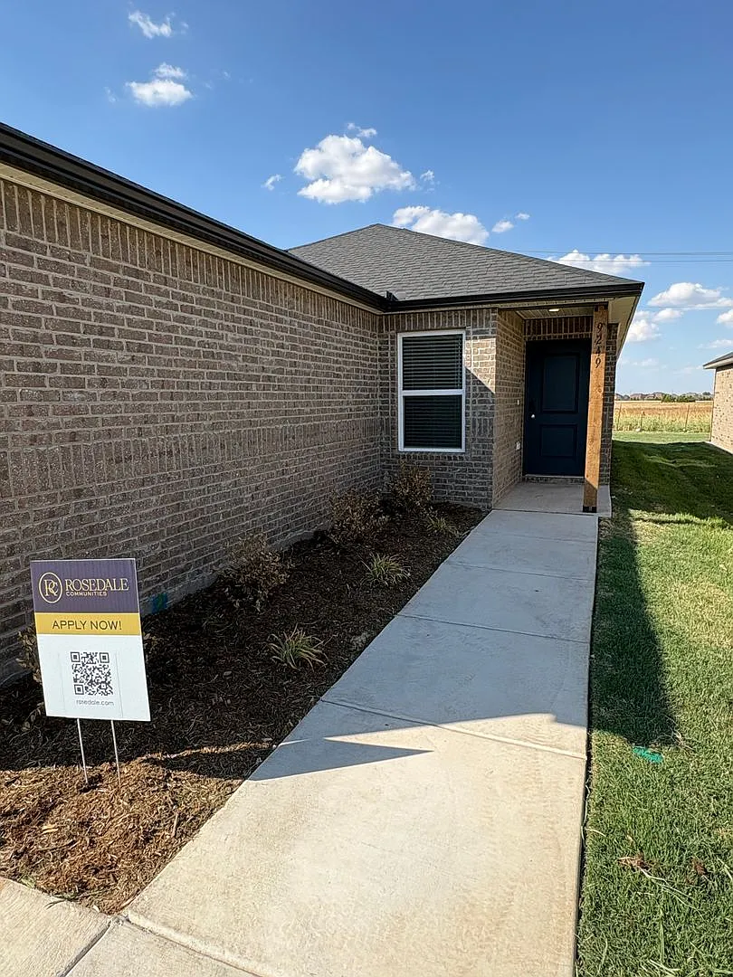 Fresh, Modern & Brand-New: Make This 3-Bedroom, 2 Bathroom Home in Yukon Yours! — Photo 4