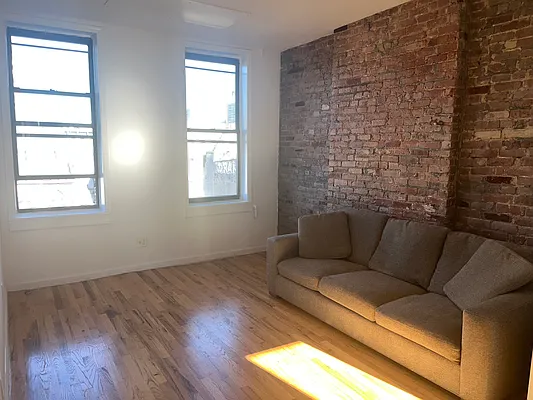 Rented by Anna Pastoressa, LREB | media 3