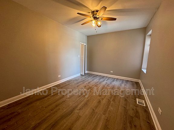 5th image of 527 N Homan Ave #1N