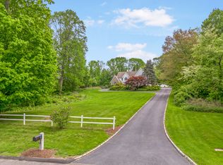 7 Merlins Ln, Newtown, CT 06470