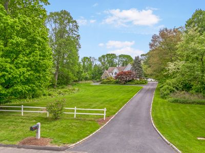 7 Merlins Lane, Newtown, CT, 06470