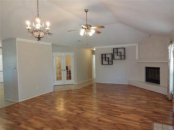 4th image of 2942 Stonecrest Dr