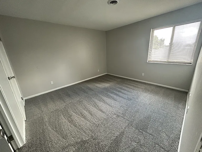 Secor Flats — Photo 45