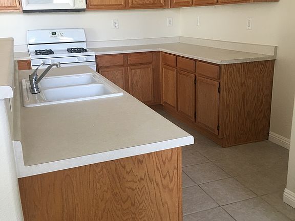 2nd image of 20 Red Oak Canyon St Unit 2