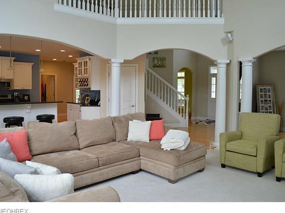 4th image of 5649 Londonairy Blvd