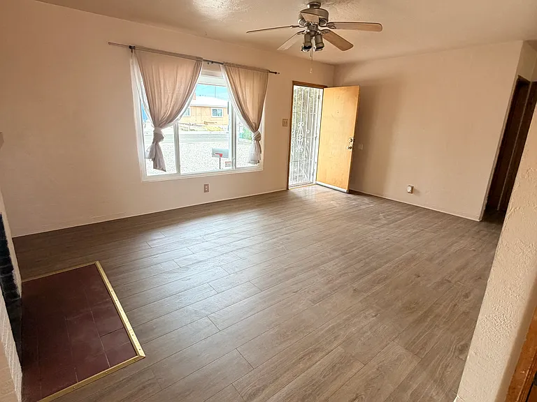 3007 Truman St NE — Photo 7
