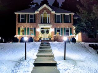 905 Pineridge Ct, Saint Paul, MN 55115