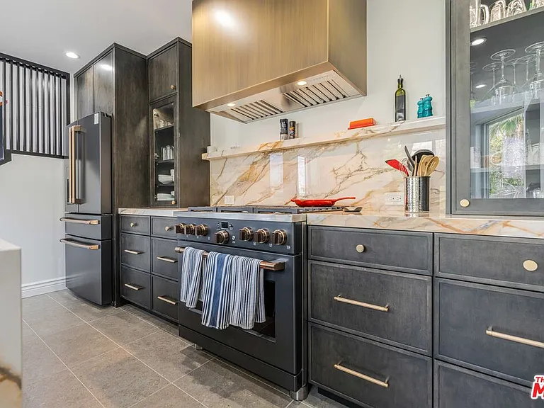 30 Reef St #2 — Photo 18