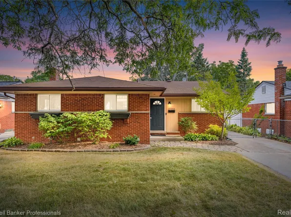 15240 Grovedale St, Roseville, MI 48066