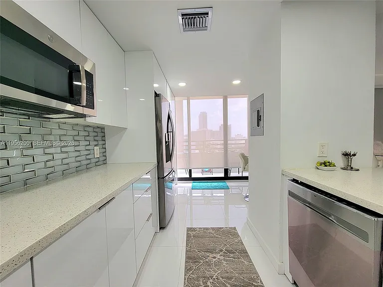 3505 S Ocean Dr #901 — Photo 8